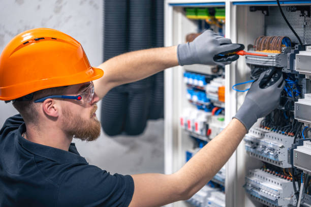 Best Electrical Contractors for Businesses  in Quincy, WA